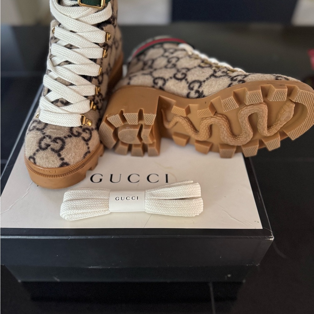 Gucci Cream and Brown Lace Up Boots with Hiking Style - Picture 4 of 6